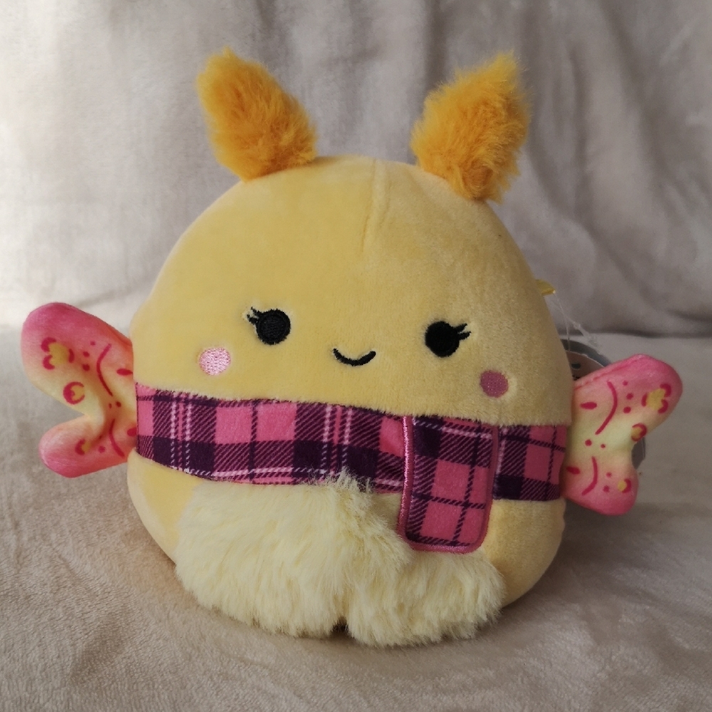 Squishmallow 5 inches Miry, yellow moth